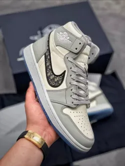 Air Jordan 1 Retro High Dior Reps Sneaker CN8607-002 review Dave0524 01