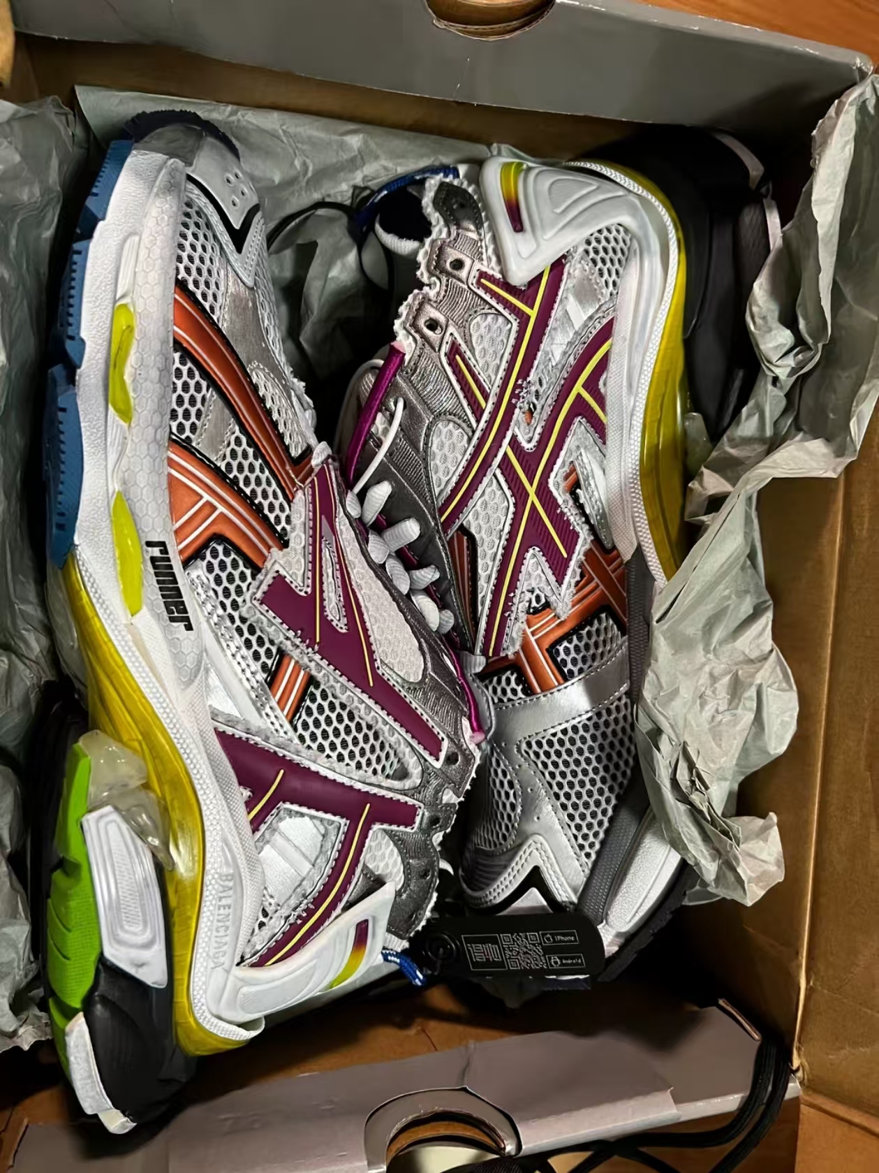 Balenciaga Runner Multicolor 677403W3RB68123 / 677402W3RB68123 review conrad