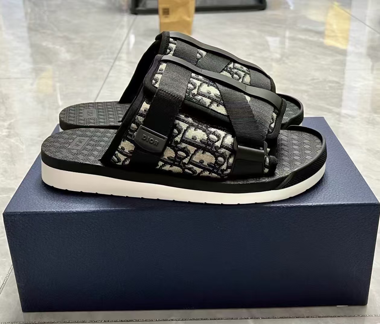 Dior Alpha Sandal Oblique 3SA081YXV_H961 review ruiz 00