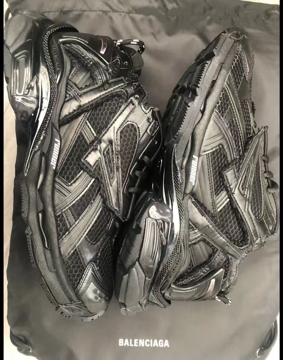 Balenciaga Runner Black Reps Sneaker 656065W3RA11000 / 677403W3RB11000 review Davo