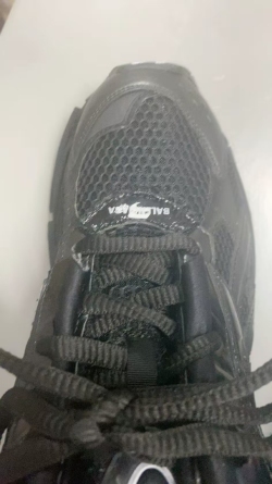 Balenciaga Runner Black Reps Sneaker 656065W3RA11000 / 677403W3RB11000 review Hilton 01