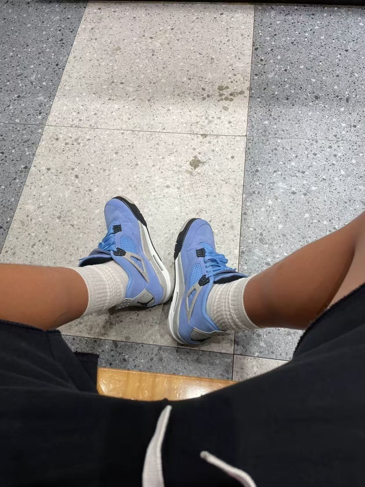 Air Jordan 4 Retro University Blue Reps Sneakers CT8527-400 review Jyrell