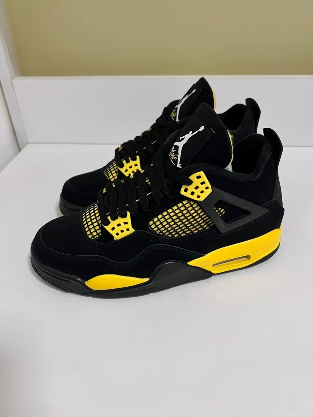 Nike Air Jordan 4 Retro Thunder 2023 Mens Reps Sneakers DH6927-017 review Achava 01
