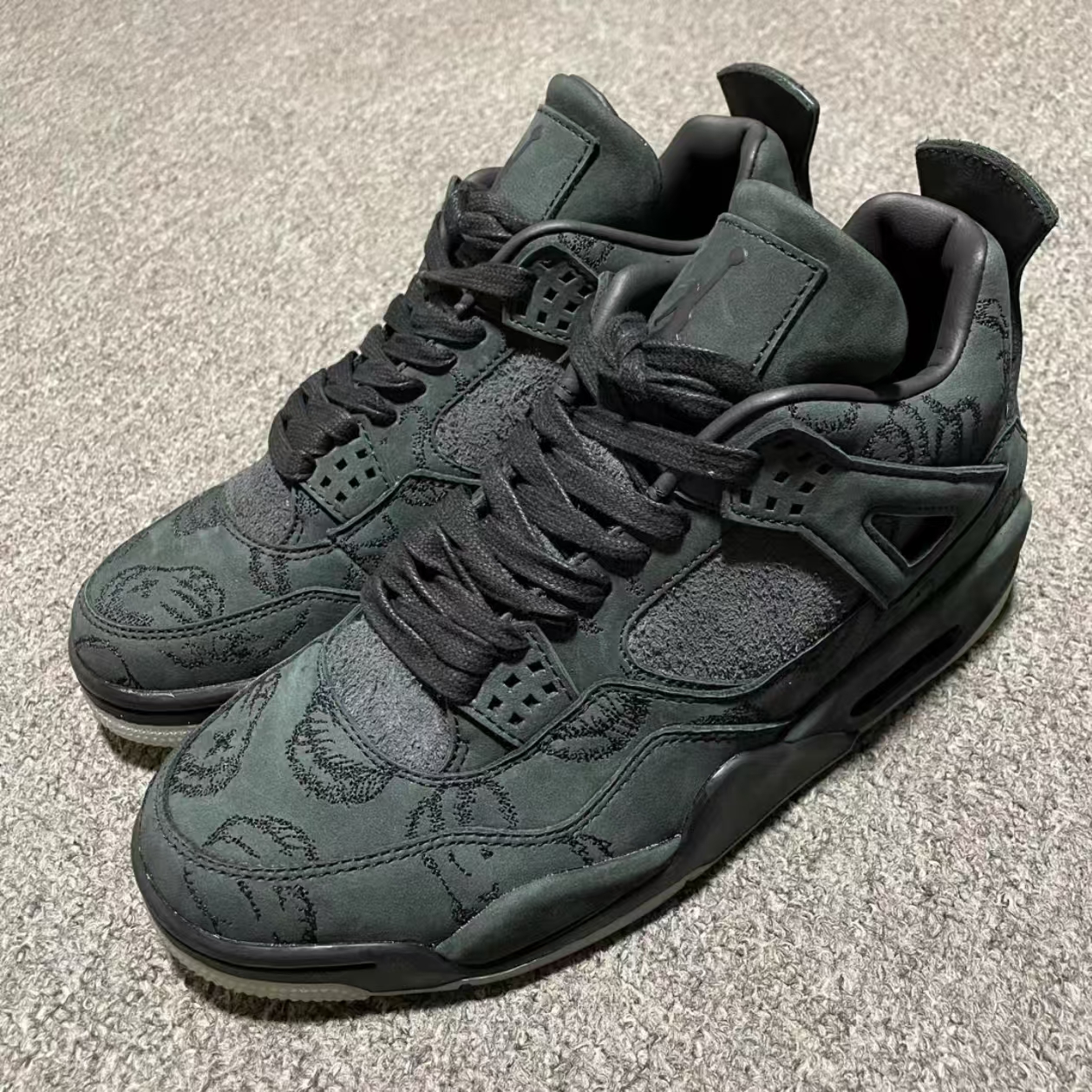 Kaws X Air Jordan 4 Retro Black Reps Sneakers 930155-001 review 1