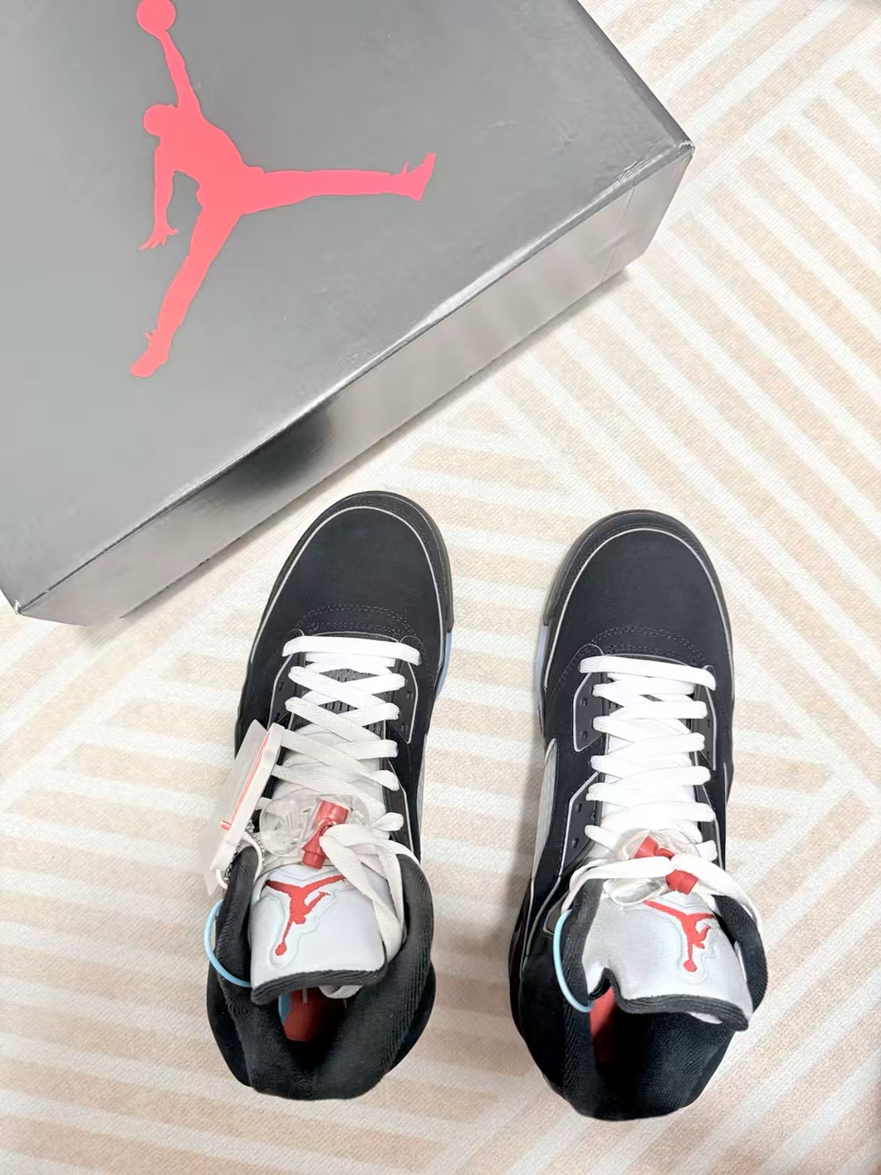 Jordan 5 Retro OG Black Metallic Reimagined HF3975-001 review Mario