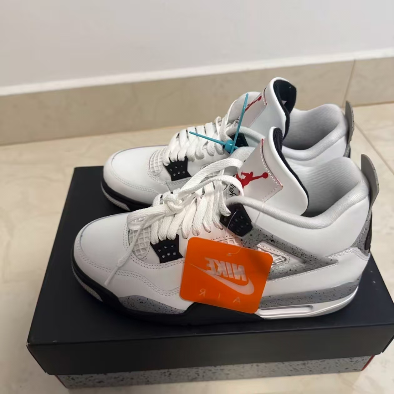 Air Jordan 4 Retro White Cement 2025 FV5029-100 review Hall