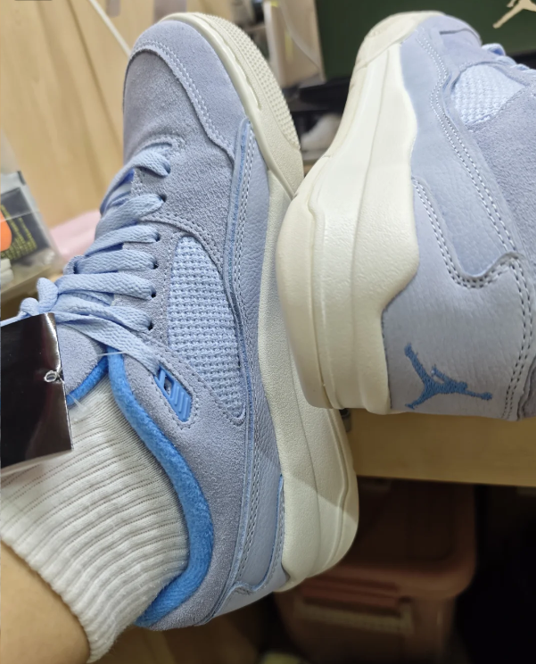 Air Jordan 4 Retro University Blue Reps Sneakers CT8527-400 review Felix Martinez