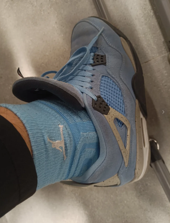 Air Jordan 4 Retro University Blue Reps Sneakers CT8527-400 review Sebastian Cirlan