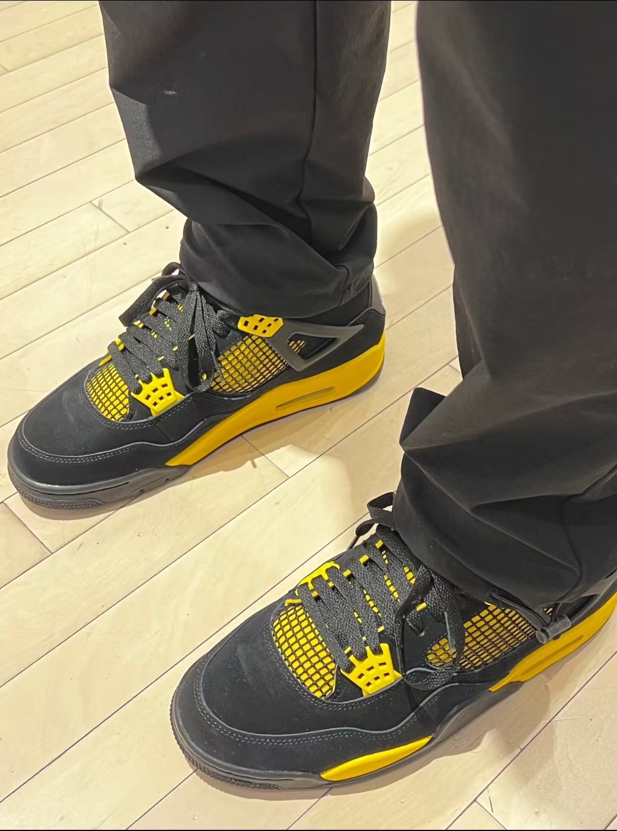 Nike Air Jordan 4 Retro Thunder 2023 Mens Reps Sneakers DH6927-017 review john Thawng