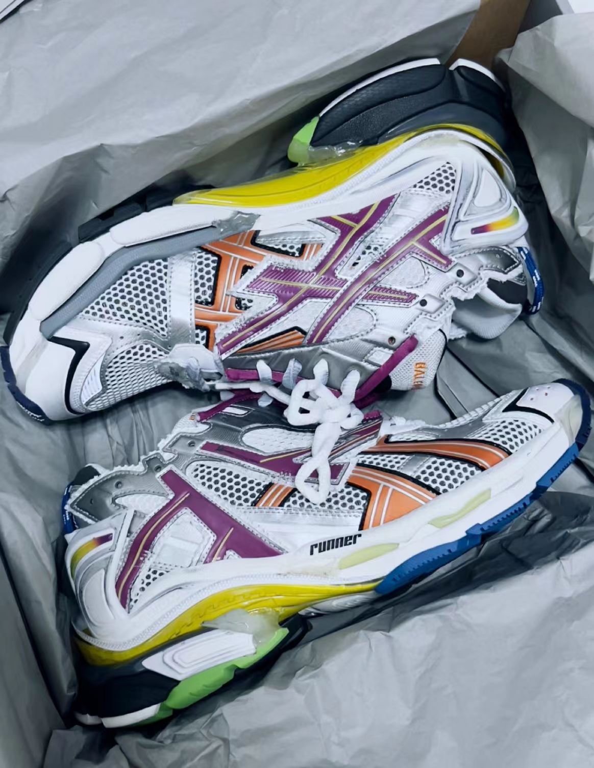Balenciaga Runner Multicolor 677403W3RB68123 / 677402W3RB68123 review Aniyah Grace