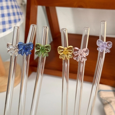 Bow Glass Straw 02