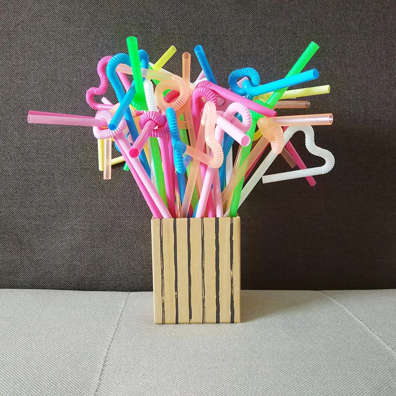 Colorful retractable disposable straws with various shapes
