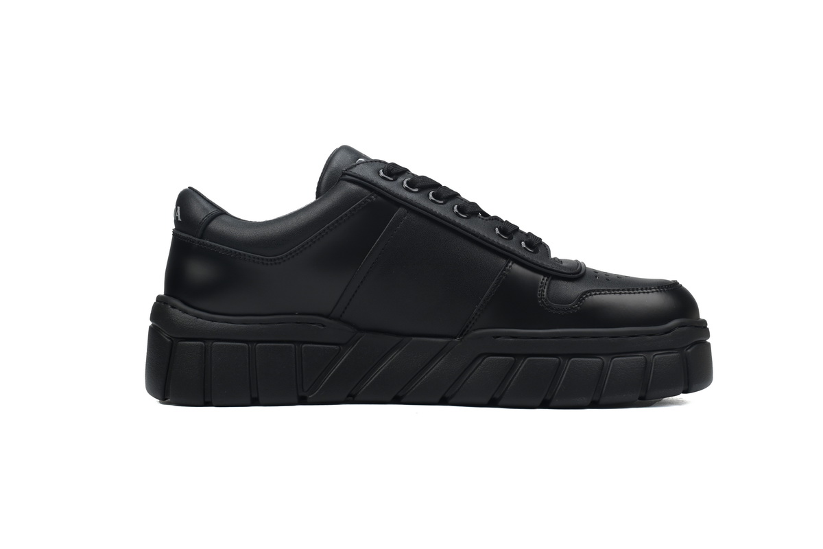 Prada Low-Top Sneakers Serrated Black