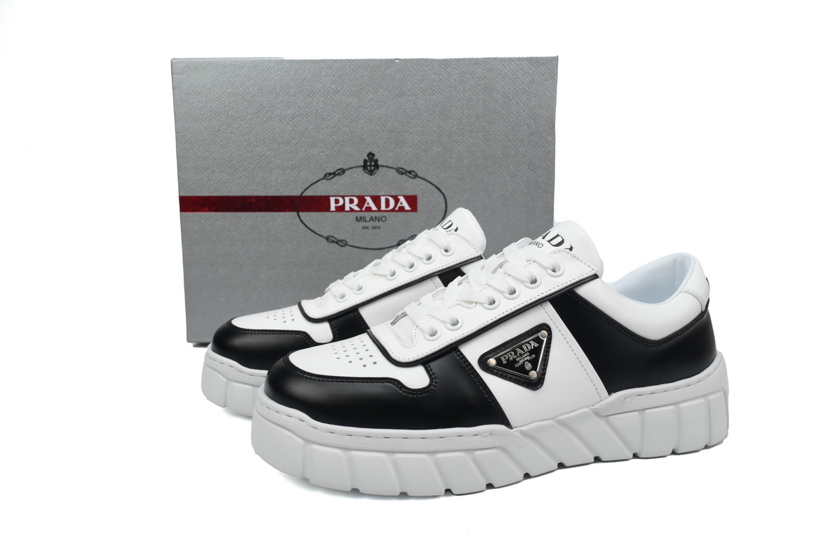 Prada Low-Top Sneakers Serrated Black And White