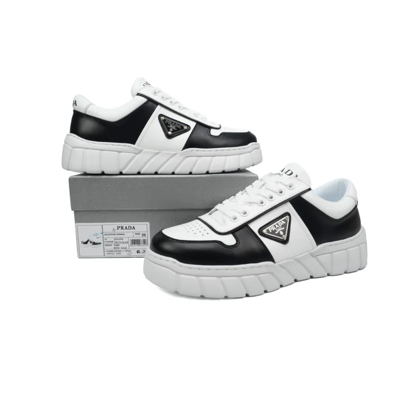 Prada Low-Top Sneakers Serrated Black And  White