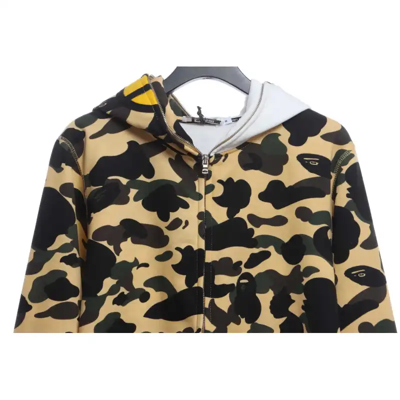 BAPE co-branded hell kitty camouflage zipper hoodie yellow