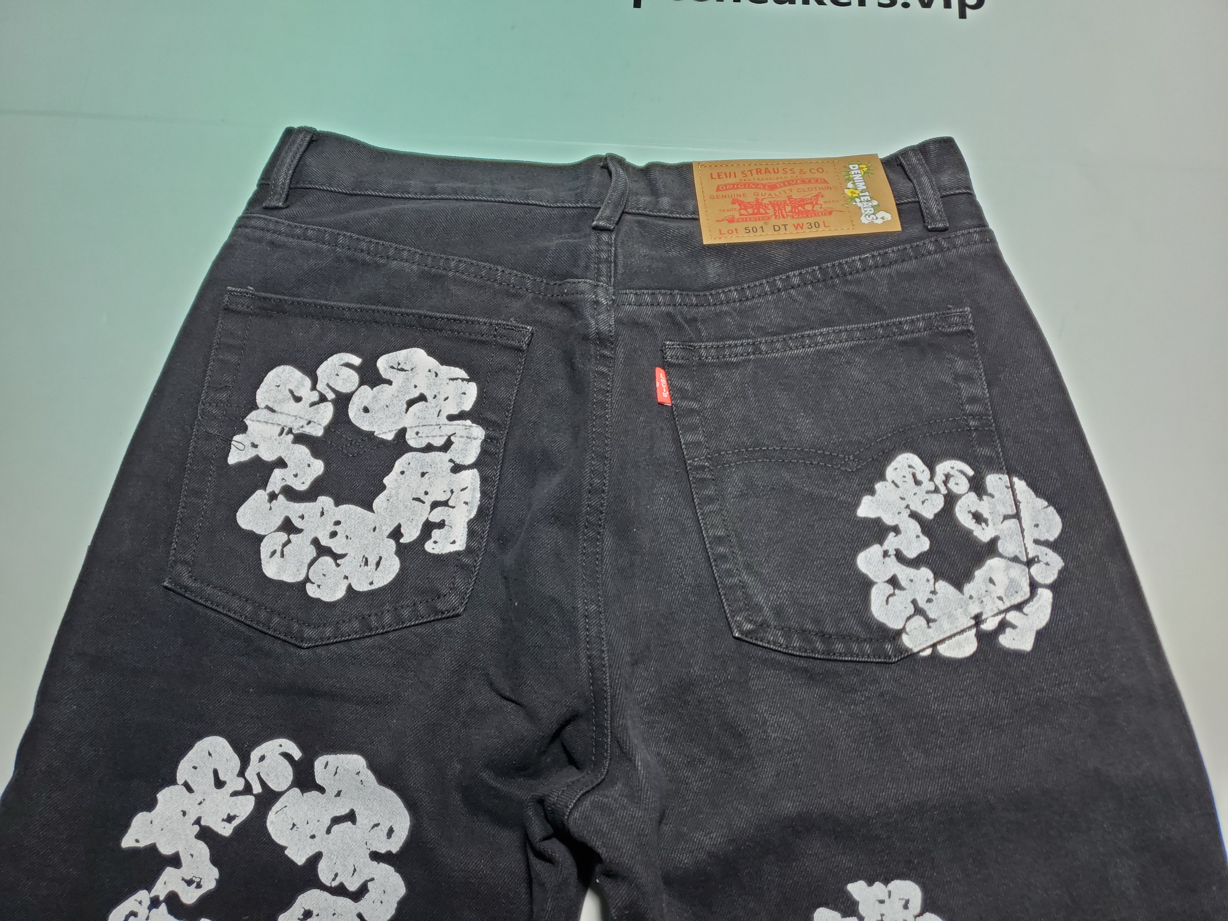 DT The Cotton Wreath Jeans Black