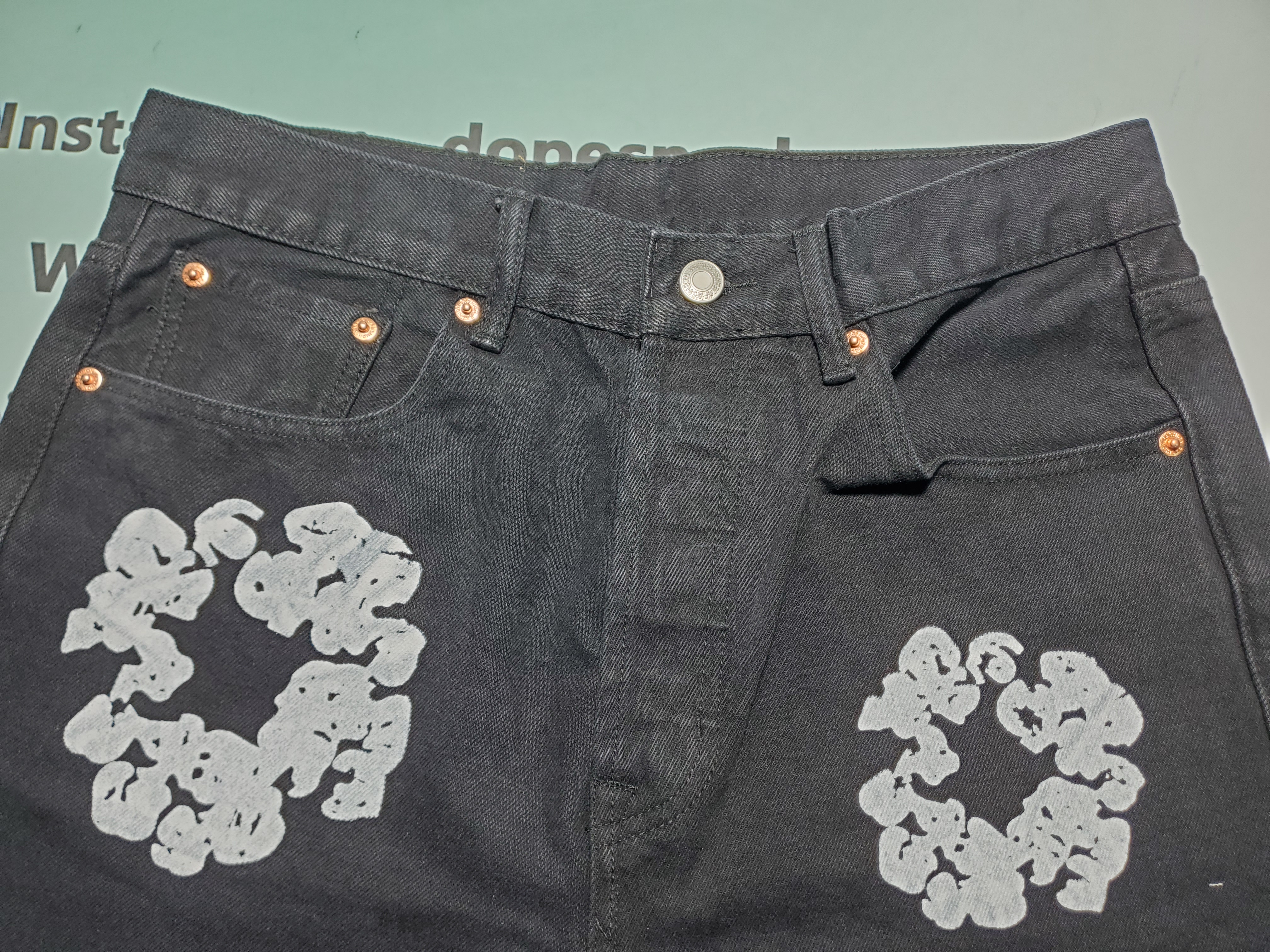 DT The Cotton Wreath Jeans Black