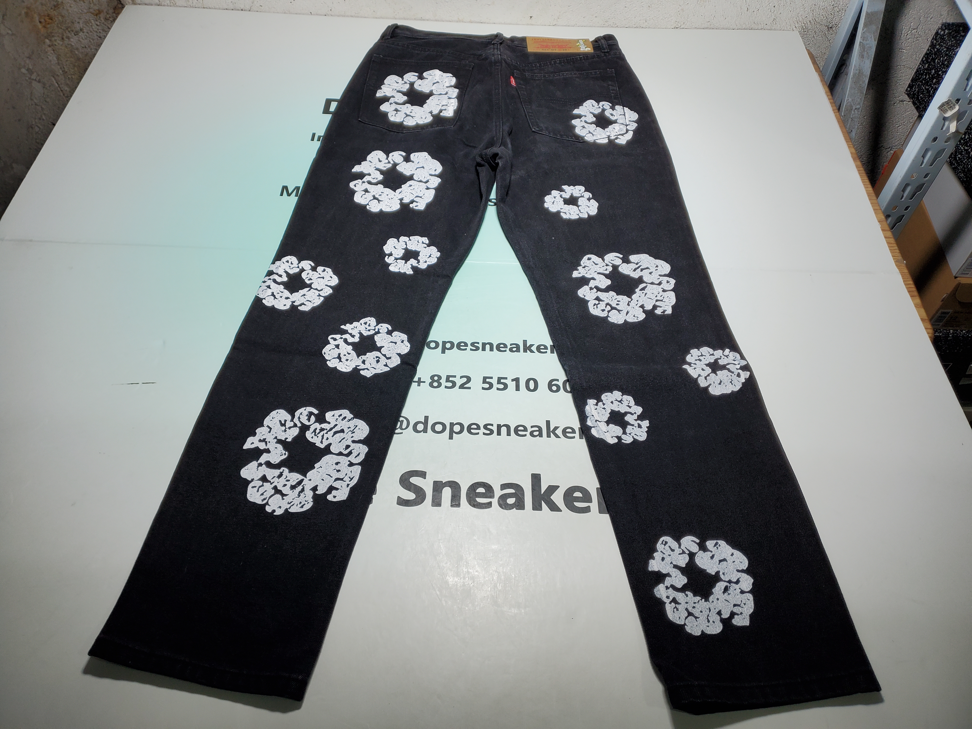 DT The Cotton Wreath Jeans Black