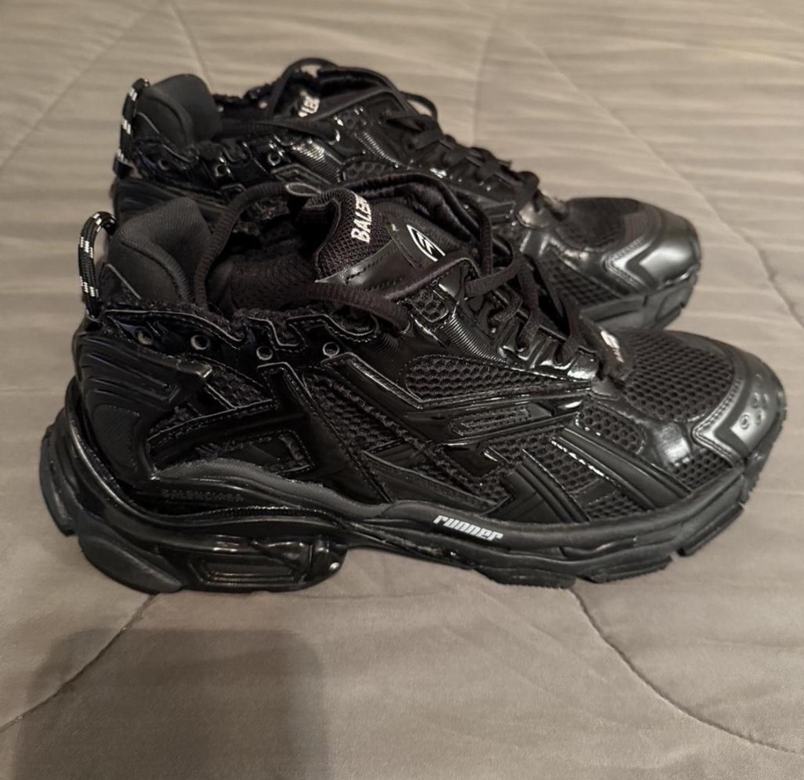 Balenciaga Runner Black White 677402W3RB29010 review Jonah 02