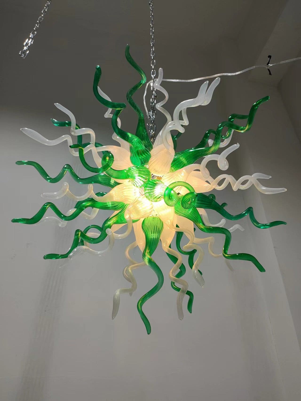 Hand Blown Glass Chandelier Chihuly Style Chandelier For Sale (Green And White)