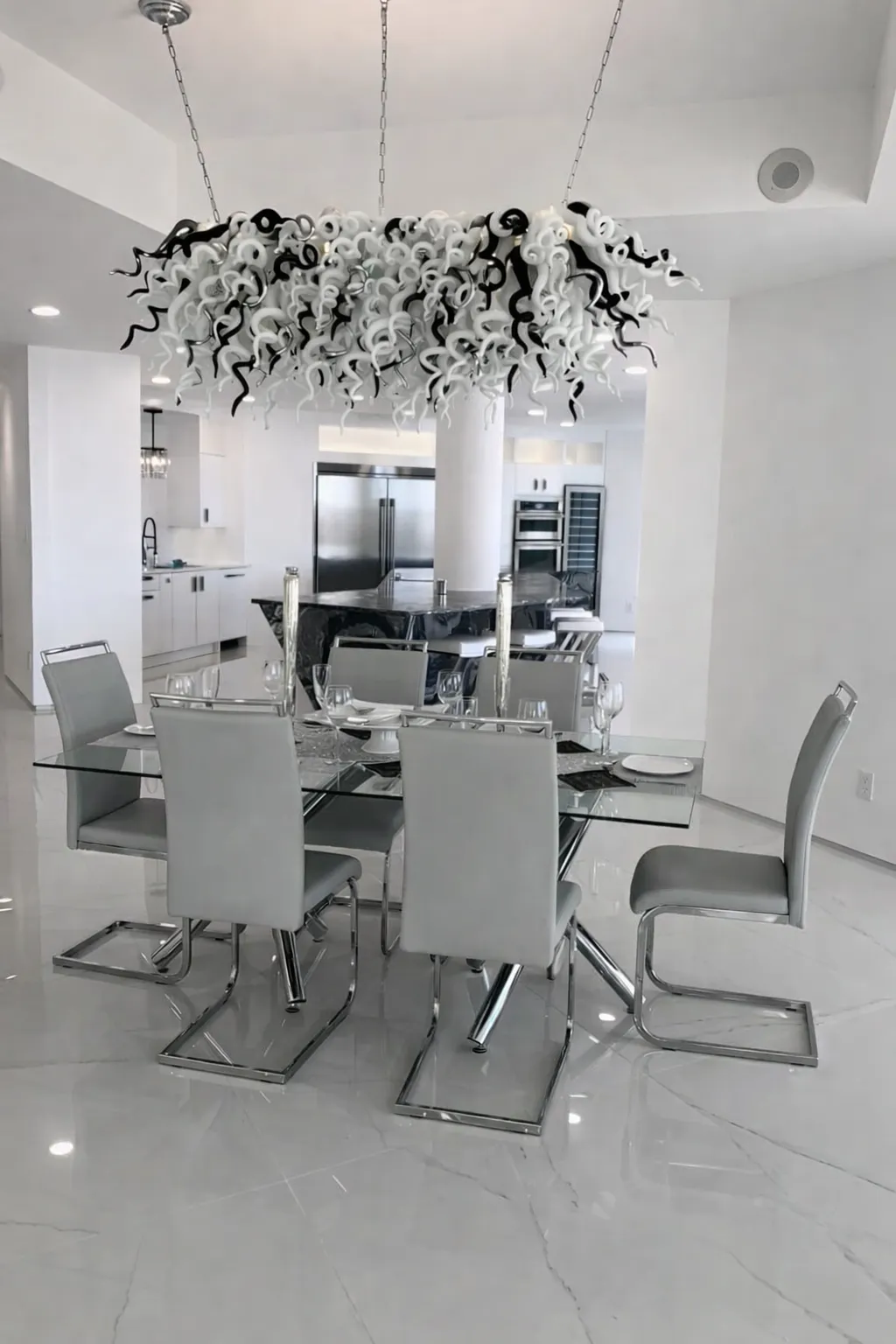 Chihuly Style for Dining Room