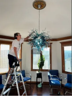 Chihuly Style Chandeliers Hand Blown Glass Chandelier(Blue) review Suzanne Tapia 01