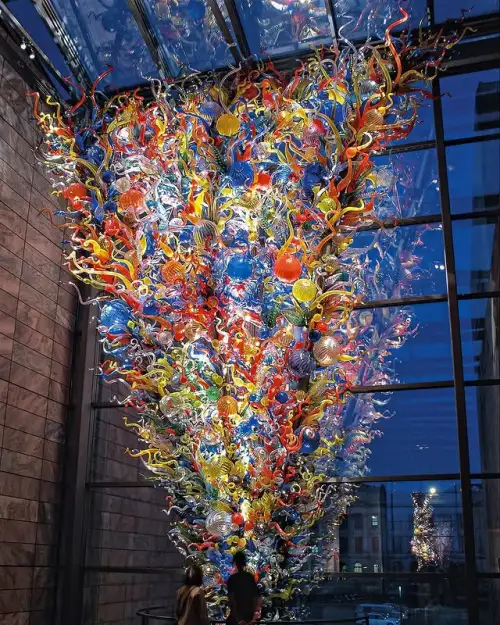 A Comprehensive Guide to Chihuly Style Chandeliers