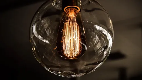 How to choose the perfect glass ball pendant lamp for different room sizes and ceiling heights