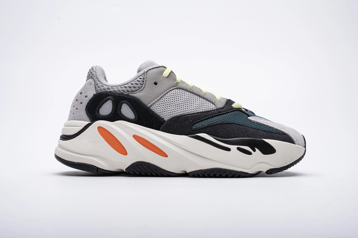 Yeezy 700