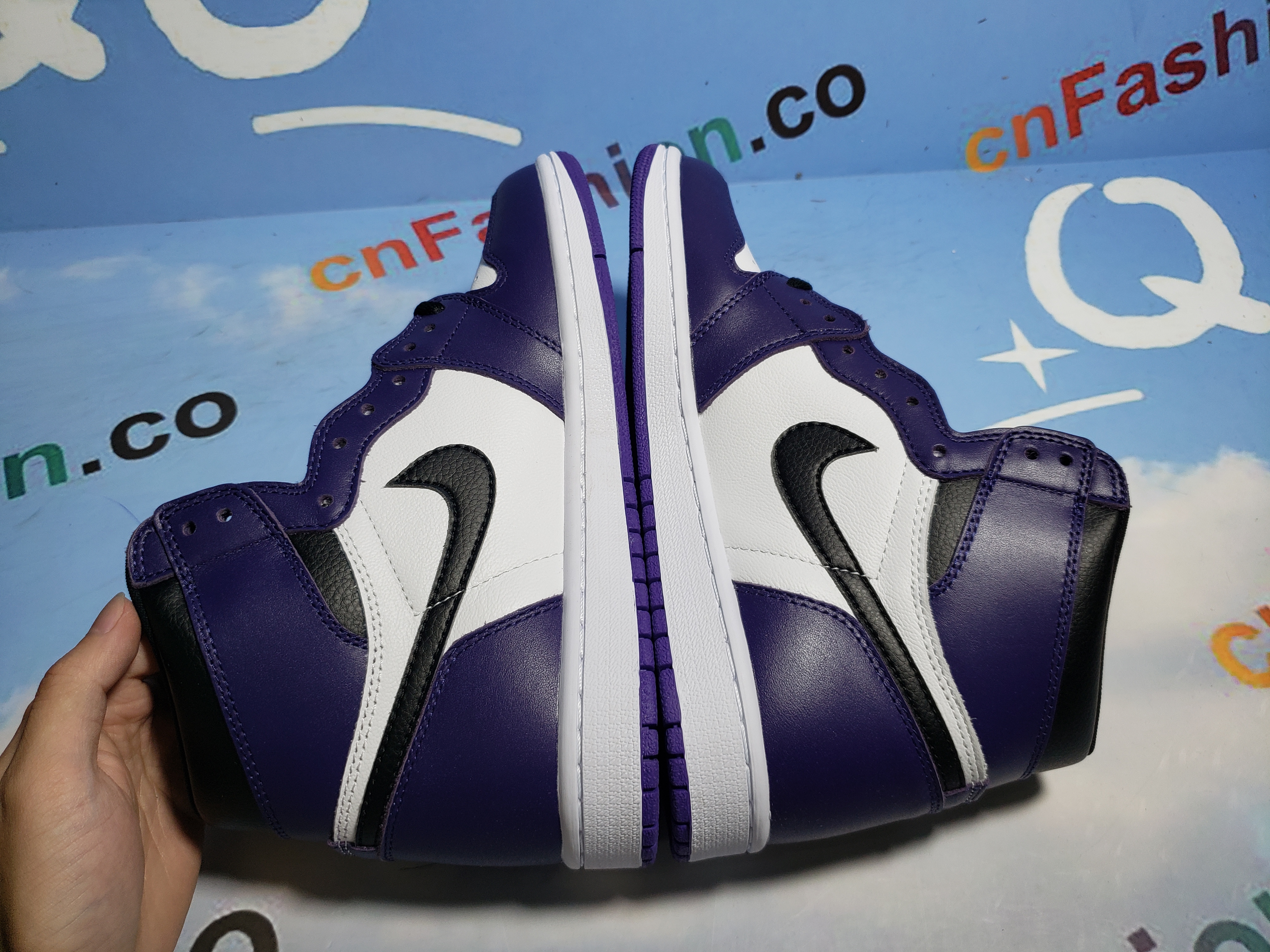 OG Jordan 1 Retro High Court Purple White,555088-500