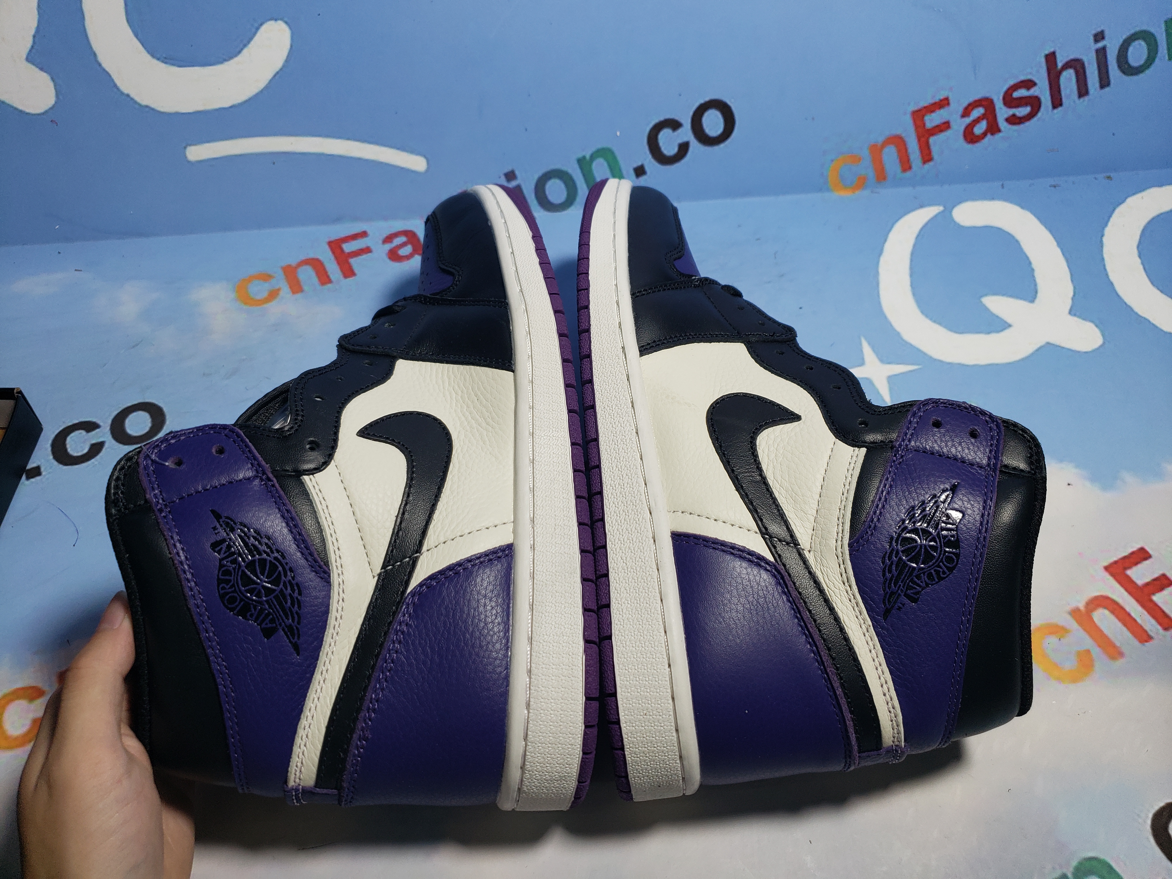 OG Jordan 1 Retro High Court Purple,555088-501