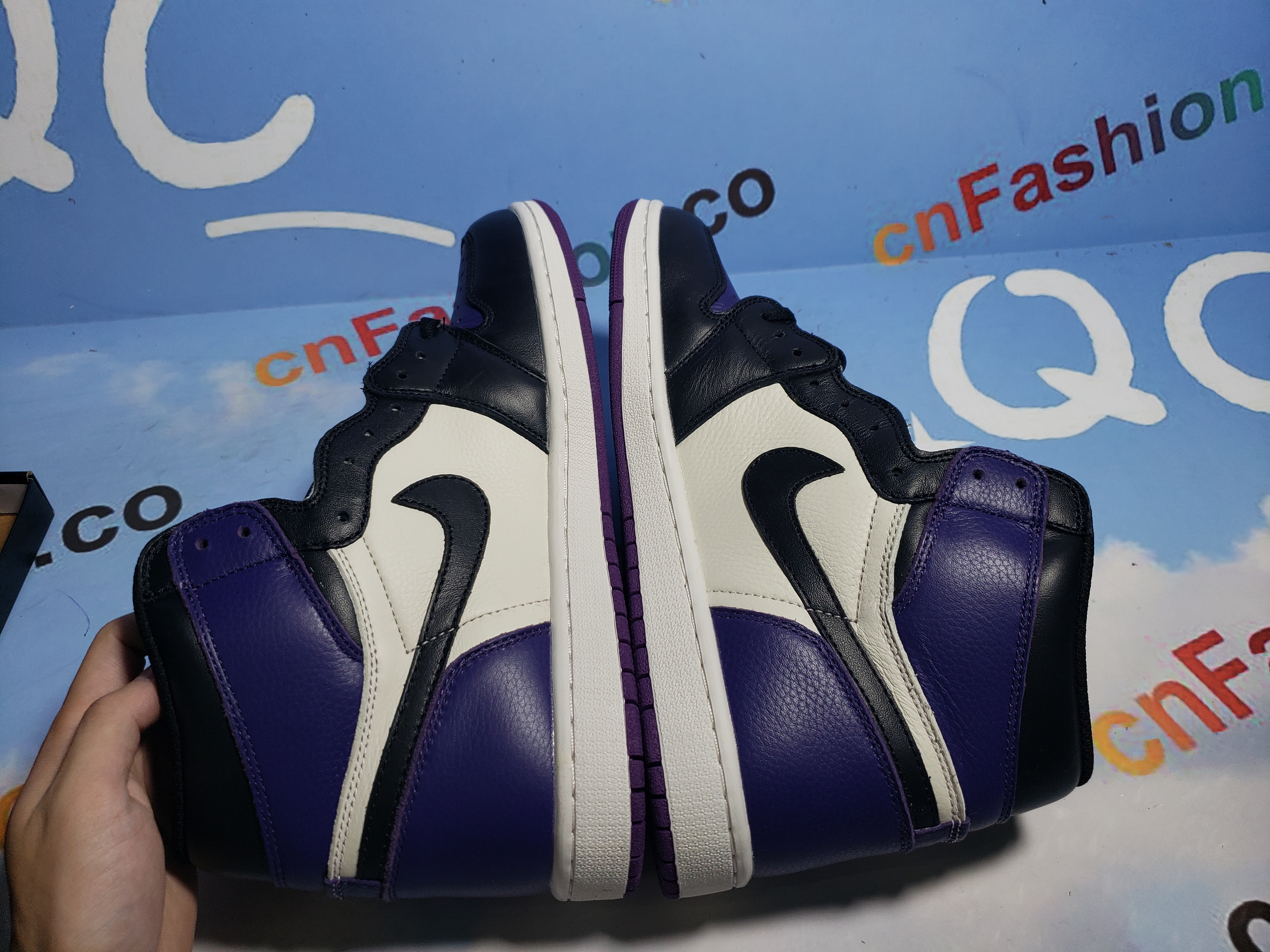 OG Jordan 1 Retro High Court Purple,555088-501