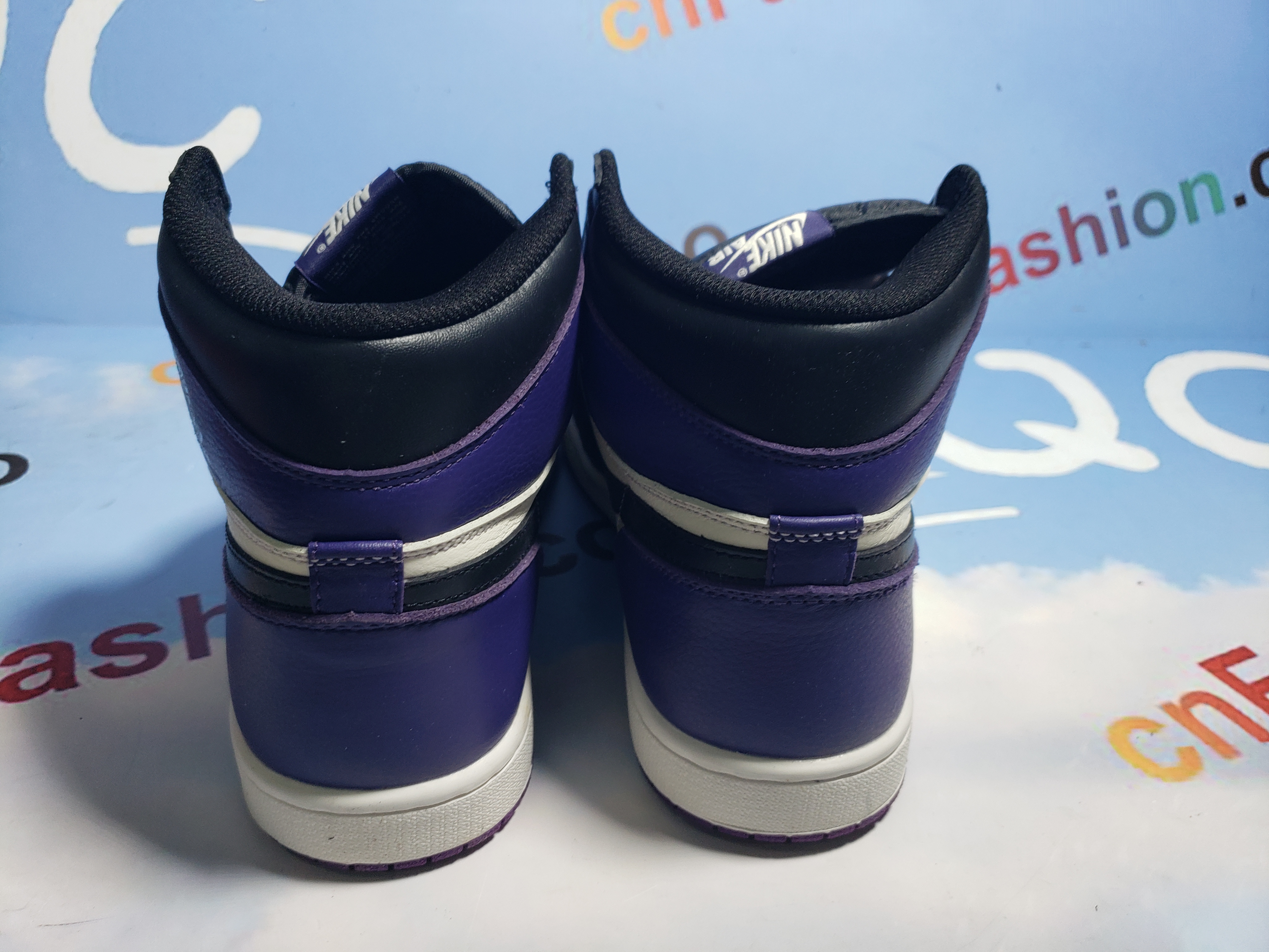 OG Jordan 1 Retro High Court Purple,555088-501