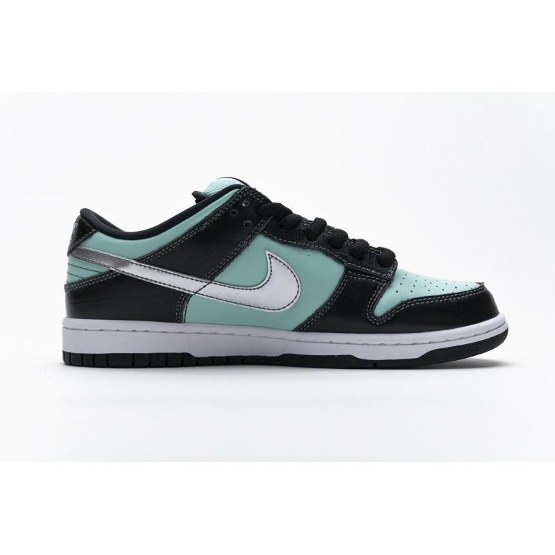 OG Dunk SB Low Diamond Supply