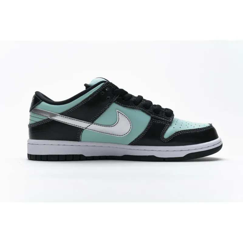 OG Dunk SB Low Diamond Supply