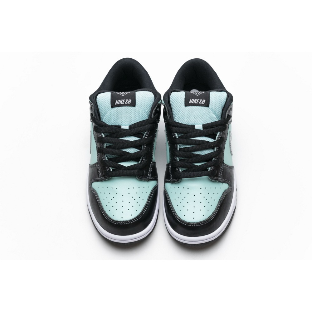 OG Dunk SB Low Diamond Supply