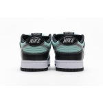 OG Dunk SB Low Diamond Supply