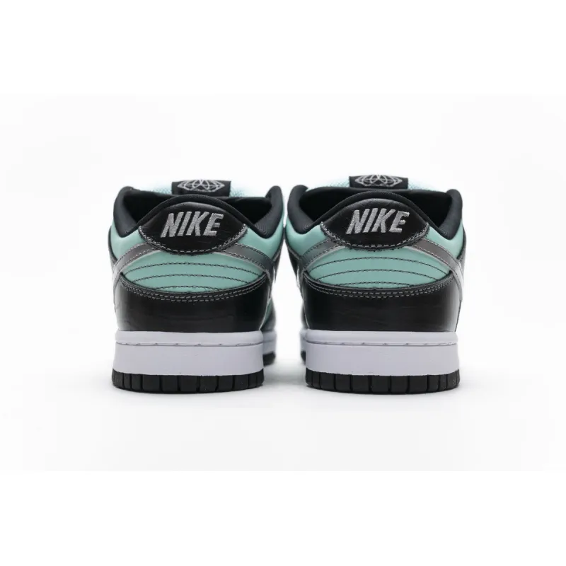 OG Dunk SB Low Diamond Supply