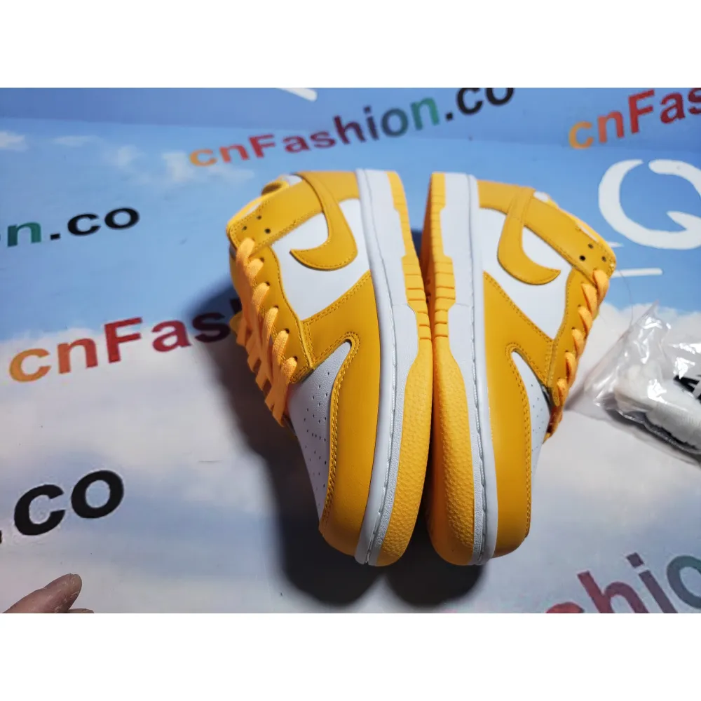 OG Dunk Low Laser Orange (W)