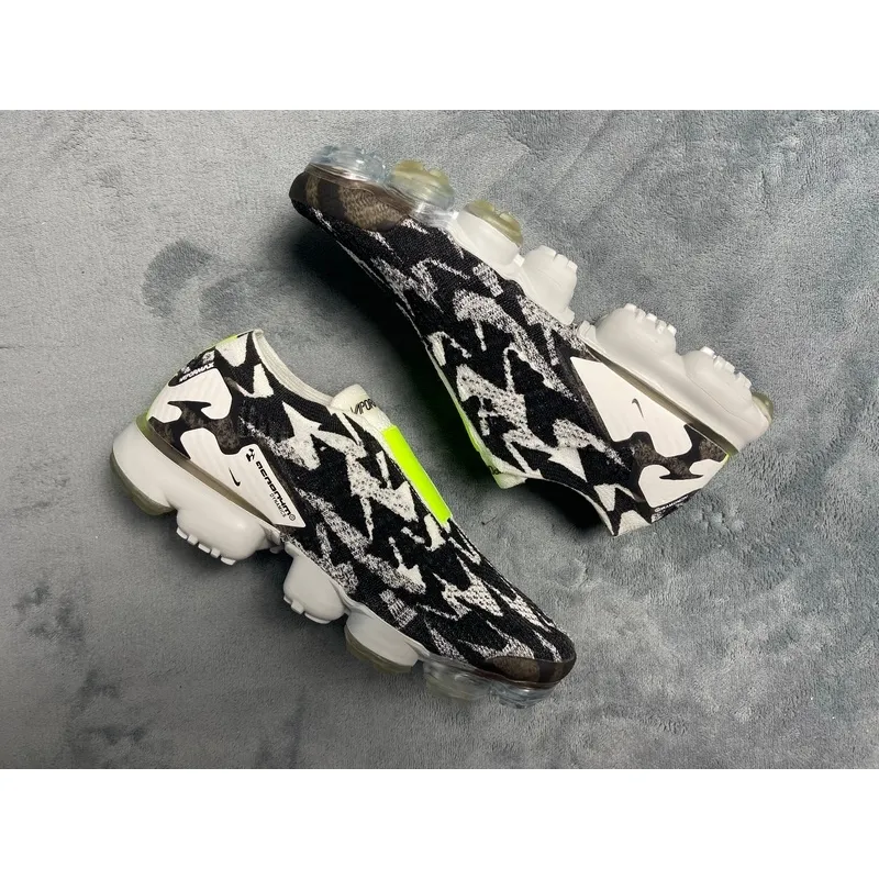 OG Air VaporMax Moc 2 Acronym Light Bone