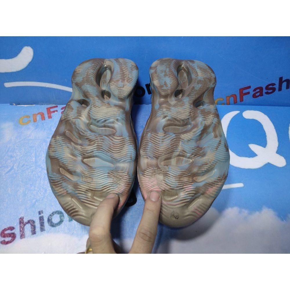 OG Yeezy Foam RNNR MX Sand Grey,GY3969