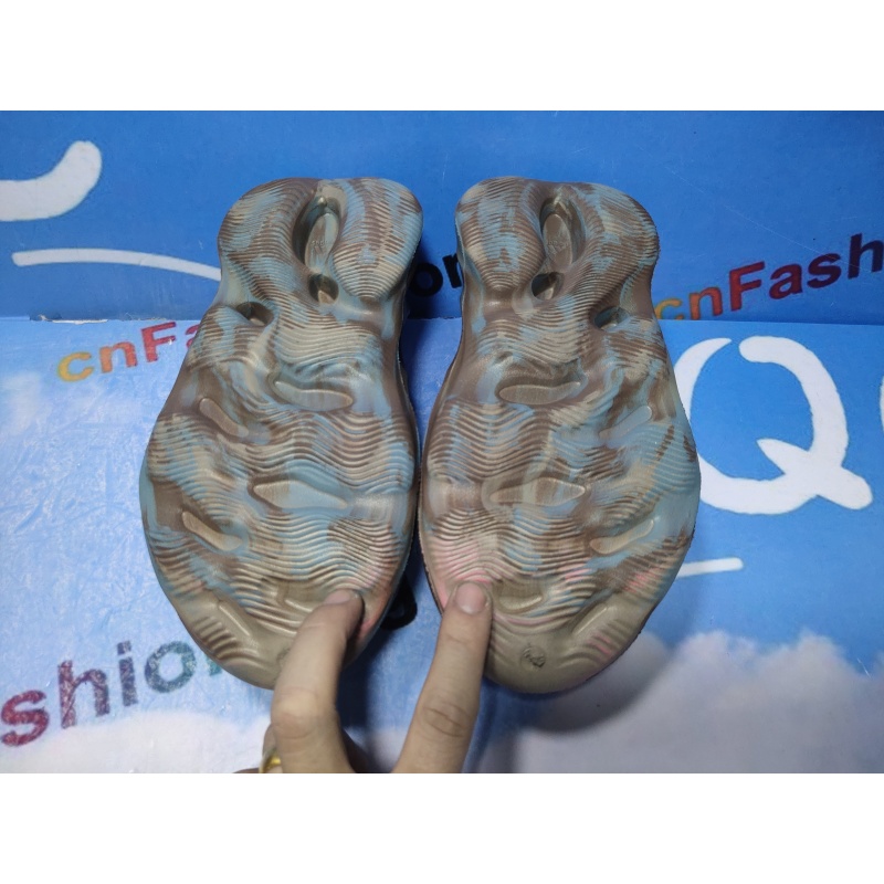 OG Yeezy Foam RNNR MX Sand Grey,GY3969
