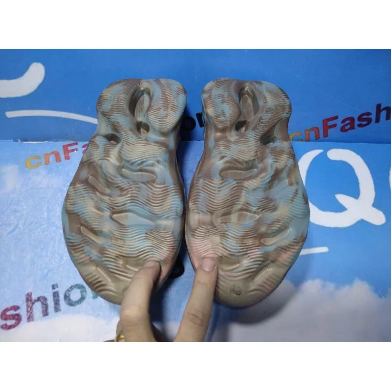 OG Yeezy Foam RNNR MX Sand Grey,GY3969