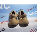 OG Yeezy Foam RNNR Ochre, GW3354