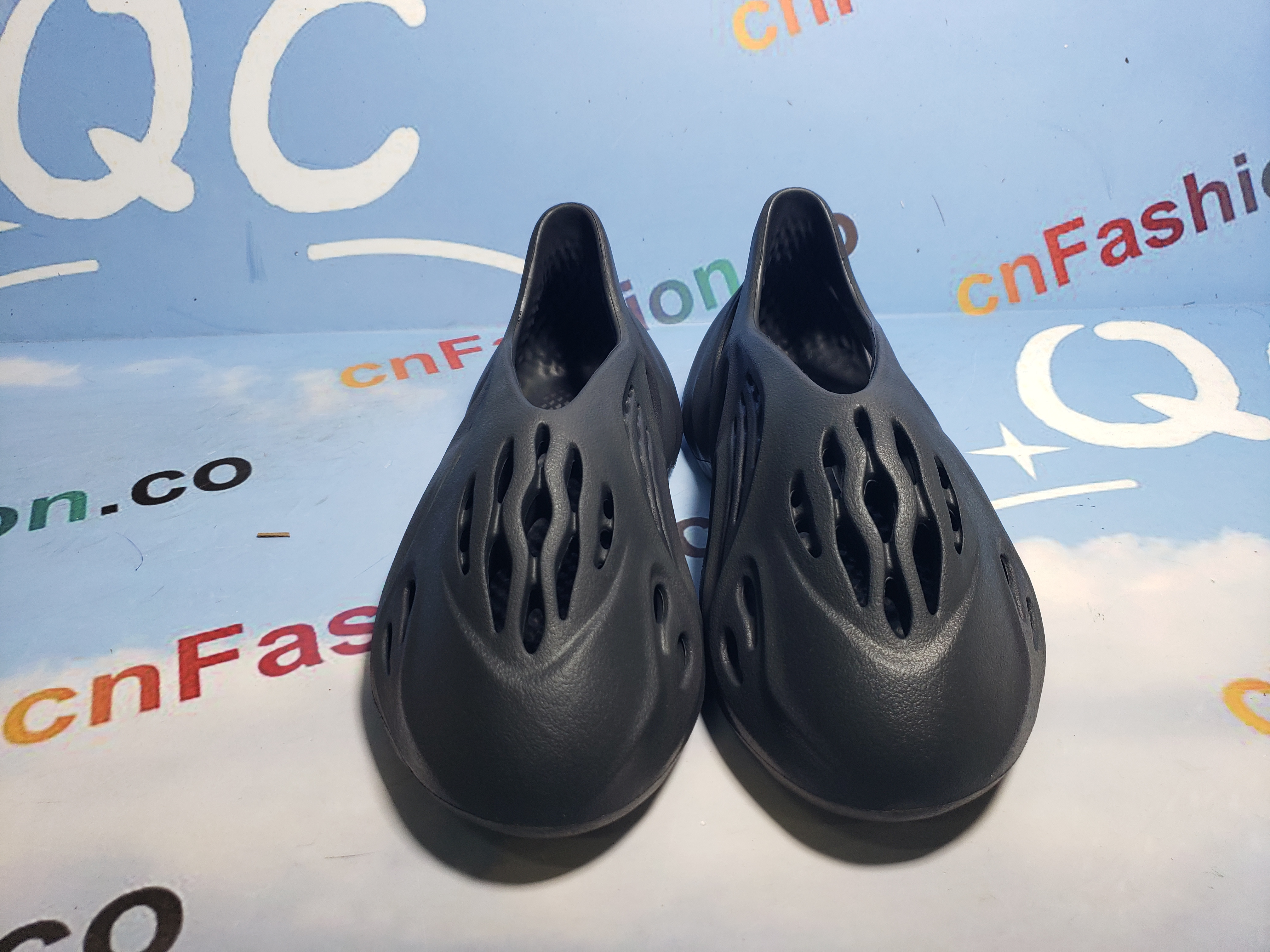 OG Yeezy Foam RNNR Onyx,HP8739