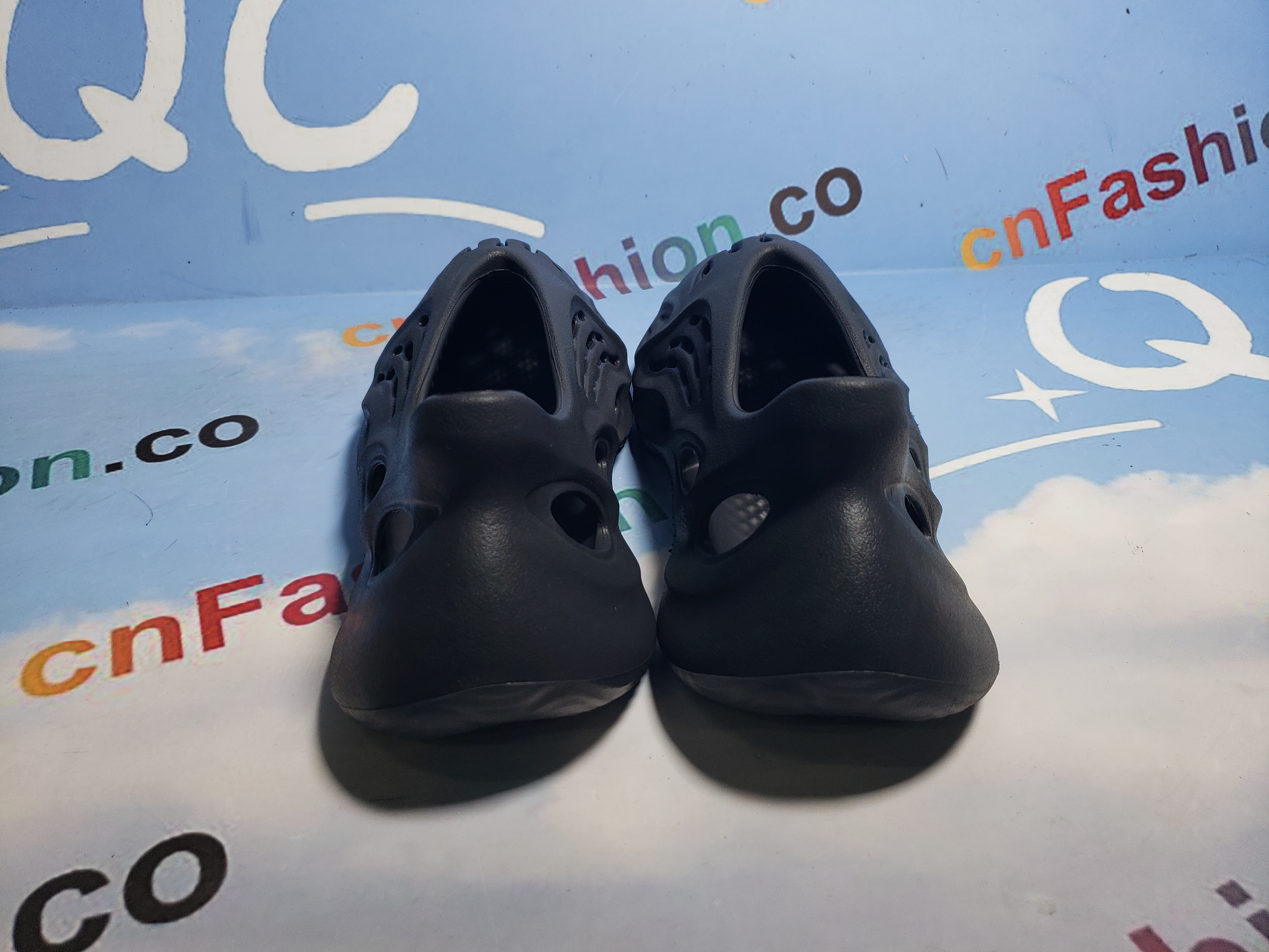 OG Yeezy Foam RNNR Onyx,HP8739