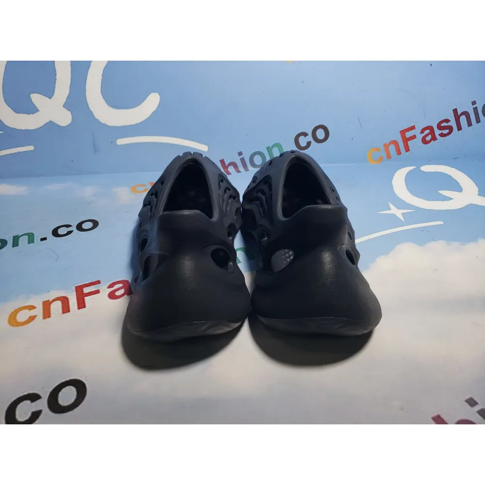OG Yeezy Foam RNNR Onyx,HP8739