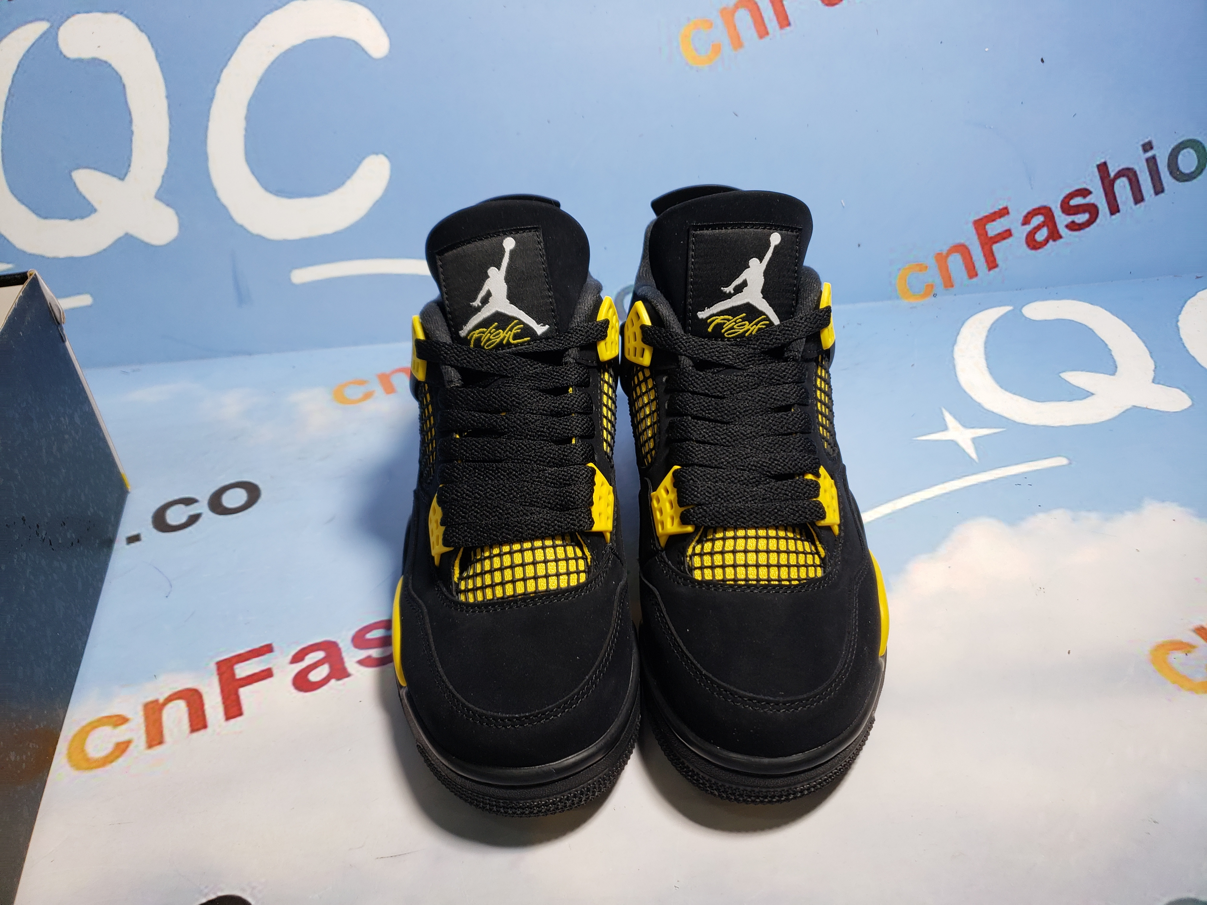 PKGoden Jordan 4 Retro Thunder DH6927-017