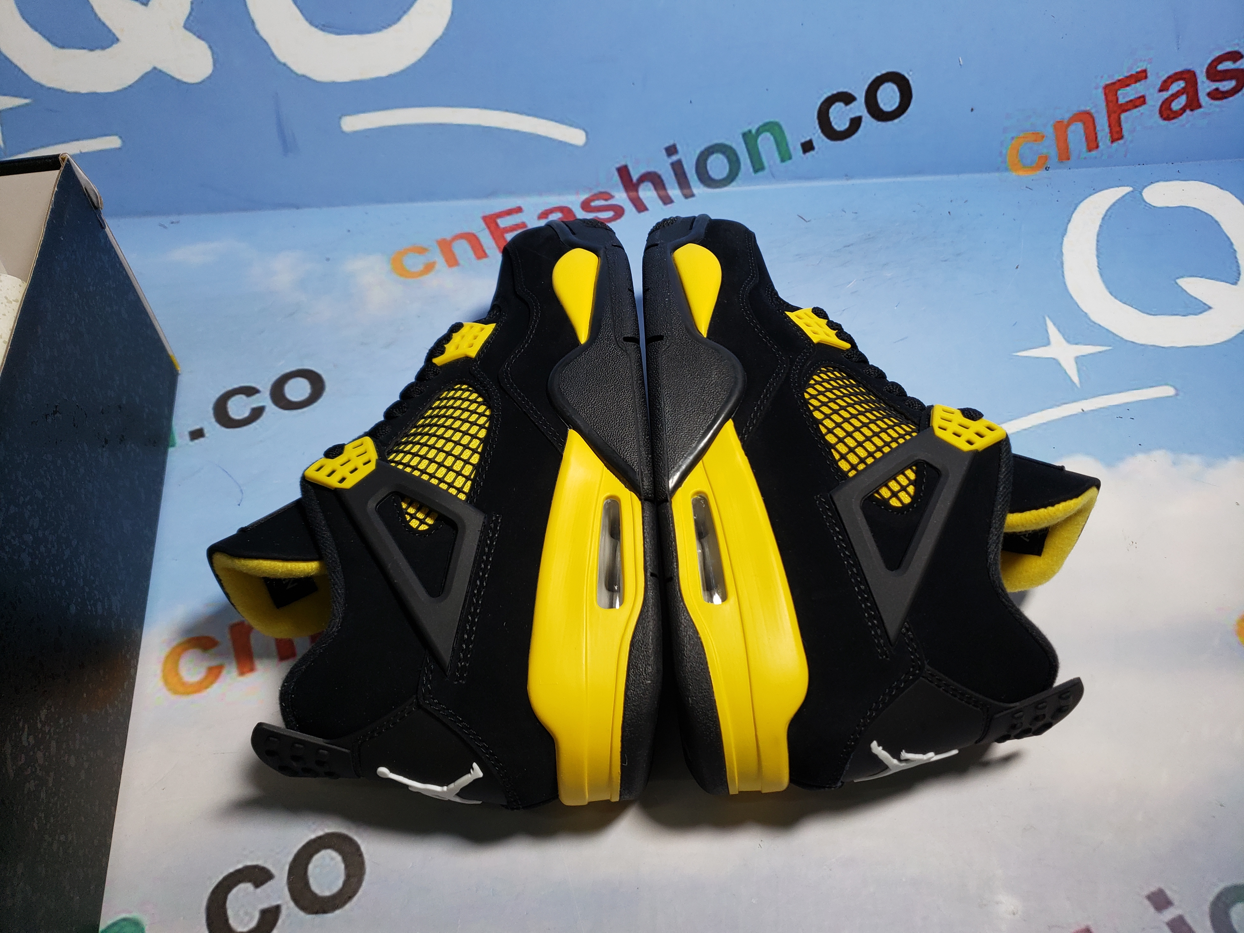 PKGoden Jordan 4 Retro Thunder DH6927-017